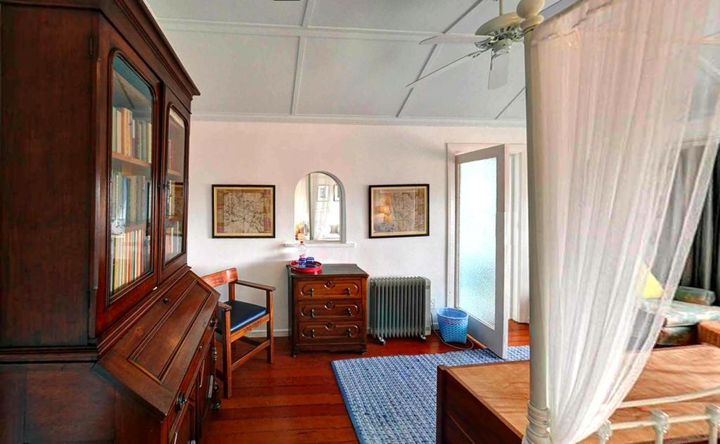 Blue On Blue Bed And Breakfast St James Екстериор снимка