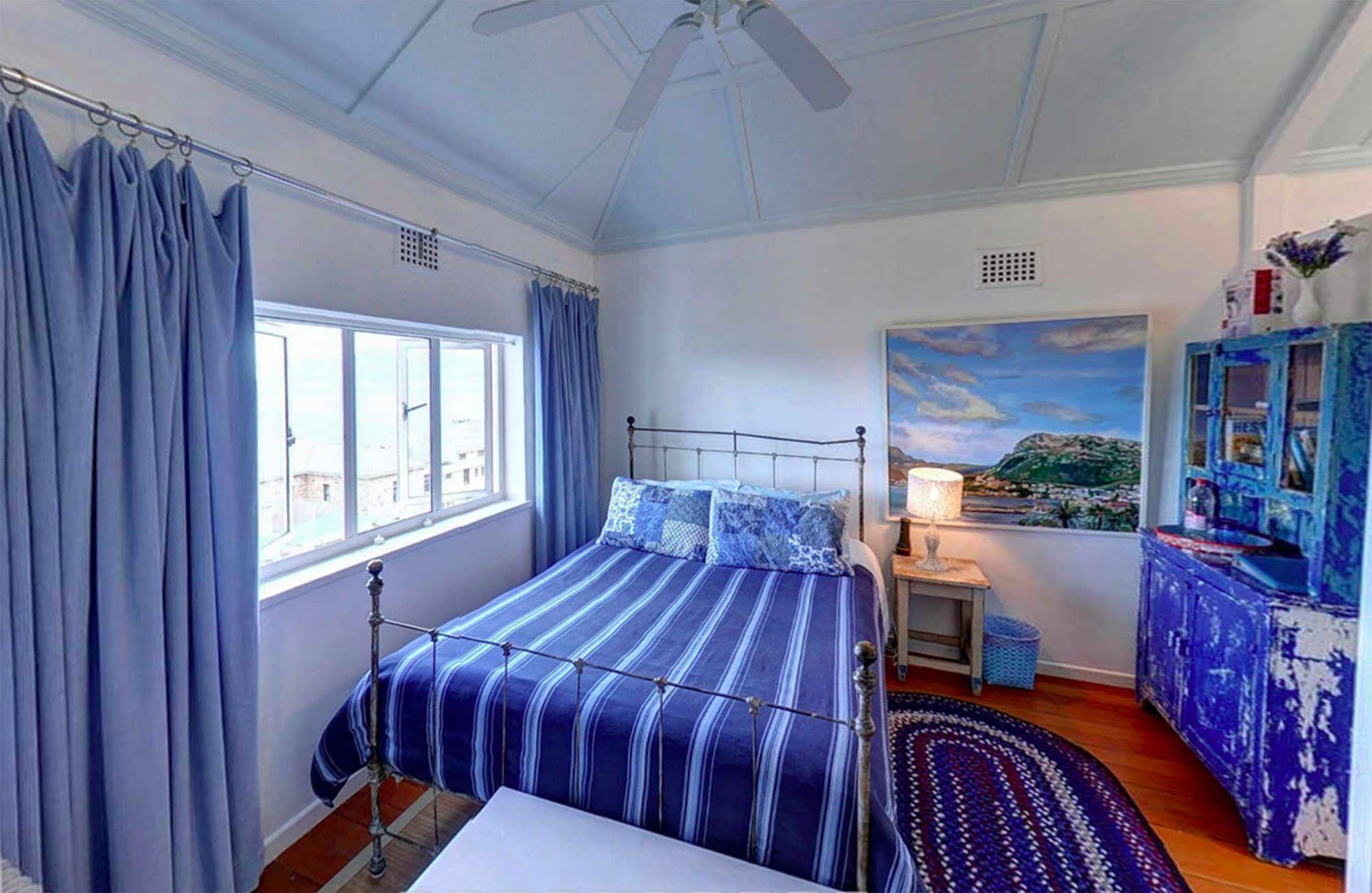 Blue On Blue Bed And Breakfast St James Екстериор снимка