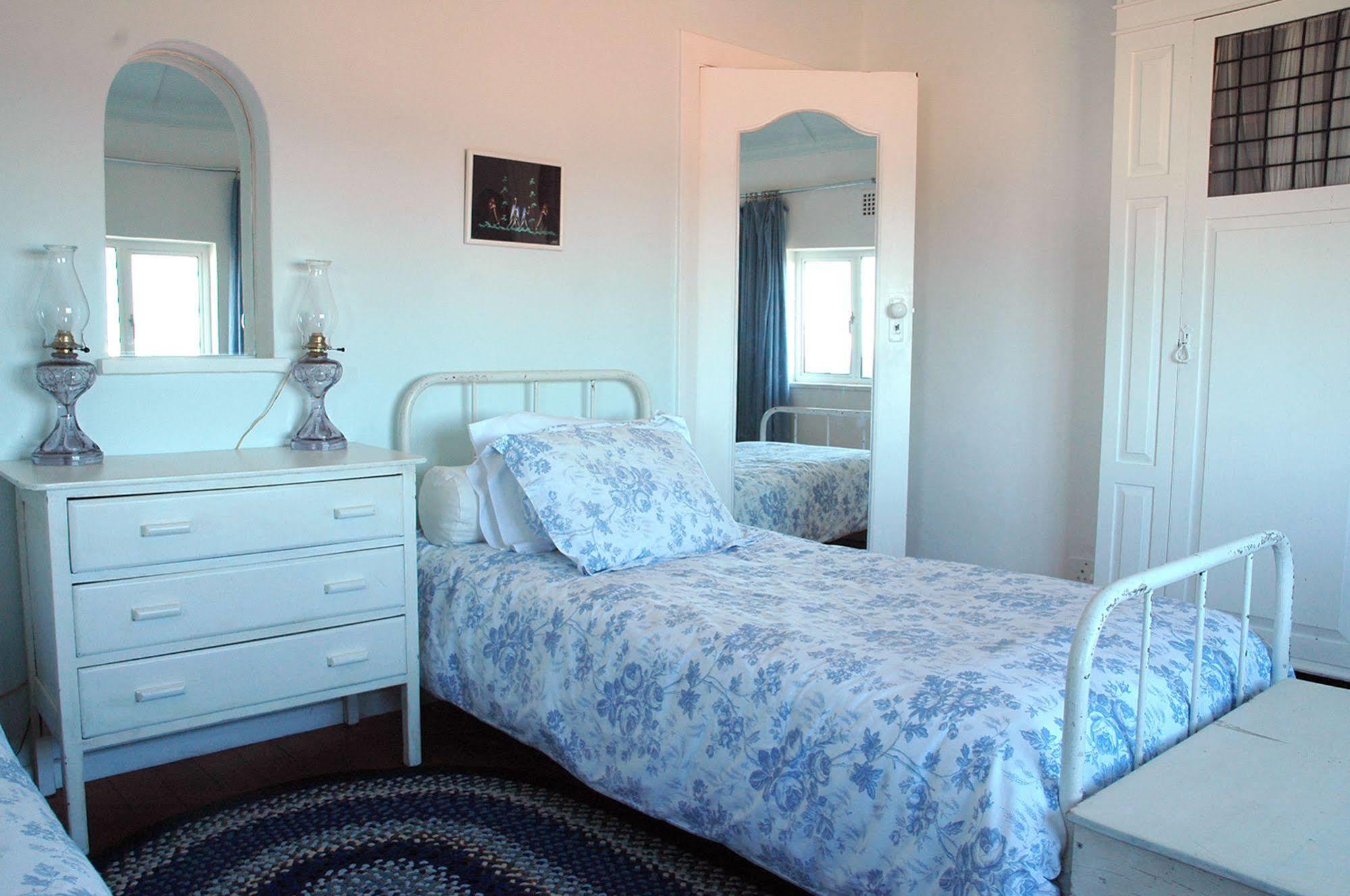 Blue On Blue Bed And Breakfast St James Екстериор снимка