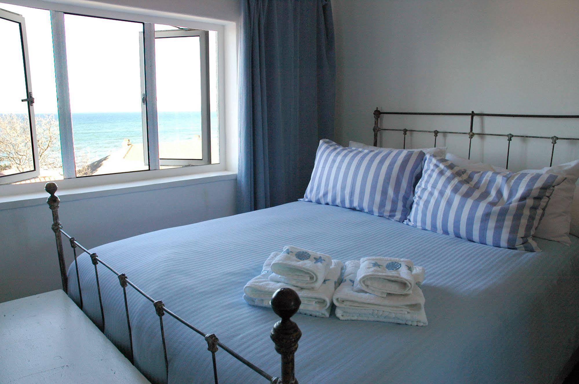Blue On Blue Bed And Breakfast St James Екстериор снимка